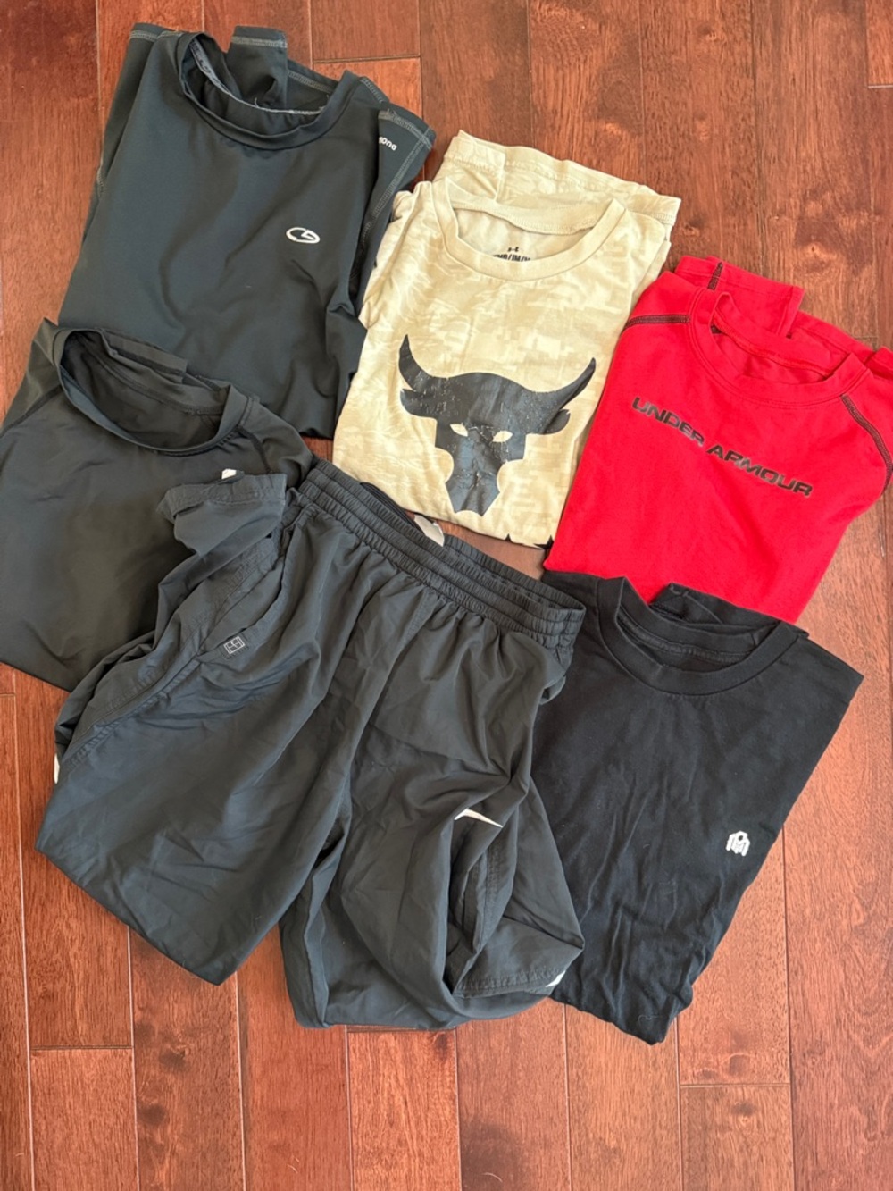 Nike Under Armor Black Red Tan Active Top Pants 6 Piece Bundle M